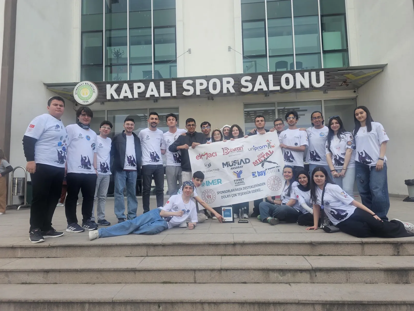 Voltaria Robotics ekibi Aksaray Gençlik Merkezi'nde